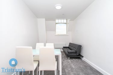 1 bed flat, Castle Boulevard, Lace Market, Nottingham, NG71FB - Image 3