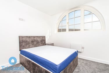 2 bed flat, Castle Boulevard, Lace Market, Nottingham, NG71FB - Image 1