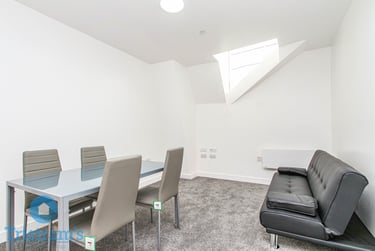 2 bed flat, Castle Boulevard, Lace Market, Nottingham, NG71FB - Image 4