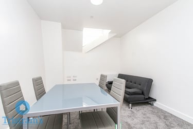 2 bed flat, Castle Boulevard, Lace Market, Nottingham, NG71FB - Image 5