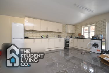 4 bed house, Brendon Road, Wollaton, Nottingham, NG81HW - Image 2