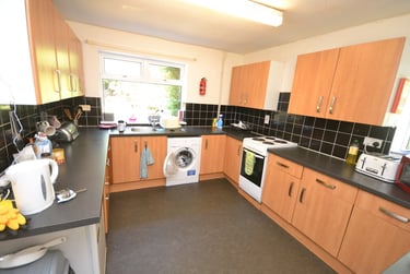 1 bed house, Fleming Gardens, Clifton, Nottingham, NG118RT - Image 1
