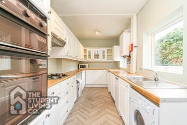 4 bed house, City Road, Dunkirk, Nottingham, NG72JJ - Image 1