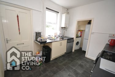 4 bed house, Peveril Road, Lenton Abbey, Nottingham, NG92HY - Image 4