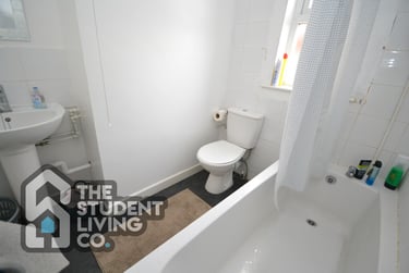 4 bed house, Peveril Road, Lenton Abbey, Nottingham, NG92HY - Image 9