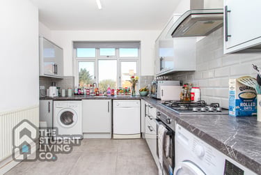 3 bed flat, High Road, Beeston, Nottingham, NG92LH - Image 3