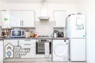 3 bed flat, High Road, Beeston, Nottingham, NG92LH - Image 4