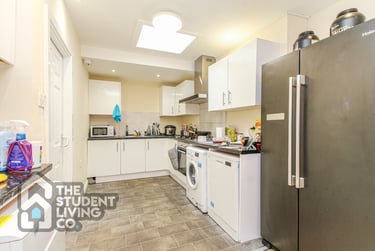 5 bed house, Teversal Avenue, Lenton, Nottingham, NG71PY - Image 1