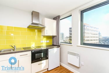 1 bed studio, Hounds Gate, Lace Market, Nottingham, NG16BB - Image 2