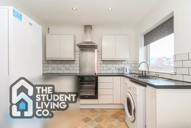 3 bed flat, Loughborough Road, West Bridgford, Nottingham, NG27JZ - Image 1