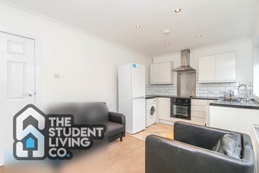 3 bed flat, Loughborough Road, West Bridgford, Nottingham, NG27JZ - Image 3