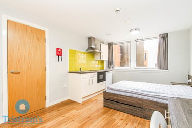 1 bed studio, Hounds Gate, Lace Market, Nottingham, NG16BB - Image 3