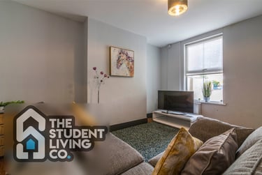 6 bed house, Alpha Terrace, Arboretum, Nottingham, NG14EP - Image 4