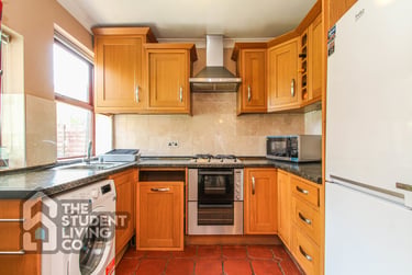 4 bed house, Greenfield Street, Dunkirk, Nottingham, NG72JN - Image 2