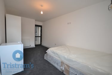 1 bed studio, Bulwer Road, Nottingham, NG73HL - Image 3