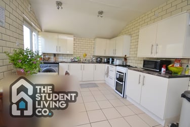 4 bed house, Leslie Road, Forest Fields, Nottingham, NG76PD - Image 4