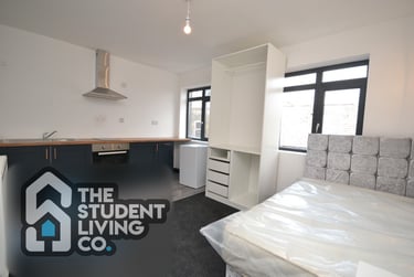 1 bed studio, Peveril Street, Radford, Nottingham, NG74AJ - Image 2
