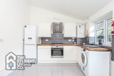 4 bed house, Queens Road East, Beeston, Nottingham, NG92GS - Image 2
