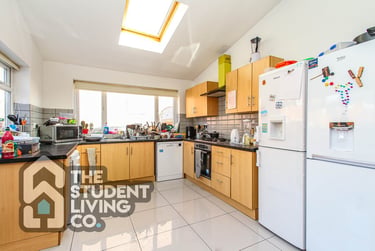 6 bed house, Greenfield Street, Dunkirk, Nottingham, NG72JN - Image 2