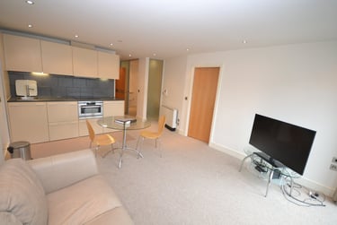 2 bed flat, Talbot Street, Arboretum, Nottingham, NG15GY - Image 3