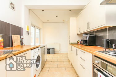5 bed house, Loughborough Road, West Bridgford, Nottingham, NG27JS - Image 3