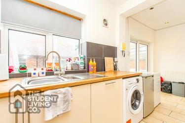 5 bed house, Loughborough Road, West Bridgford, Nottingham, NG27JS - Image 4