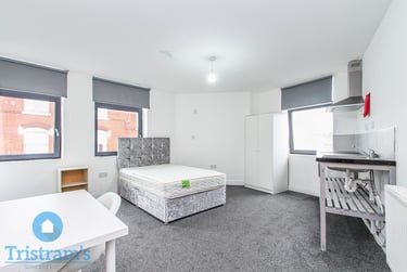 1 bed studio, Birkin Avenue, Hyson Green, Nottingham, NG75AR - Image 2