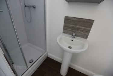 1 bed studio, Birkin Avenue, Hyson Green, Nottingham, NG75AR - Image 4