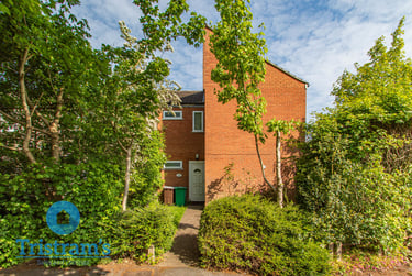 4 bed house, Fleming Gardens, Clifton, Nottingham, NG118RT - Image 1