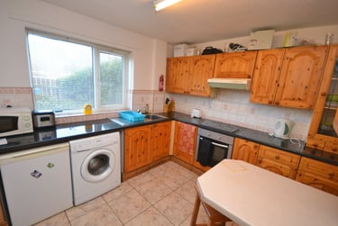 4 bed house, Fleming Gardens, Clifton, Nottingham, NG118RT - Image 6