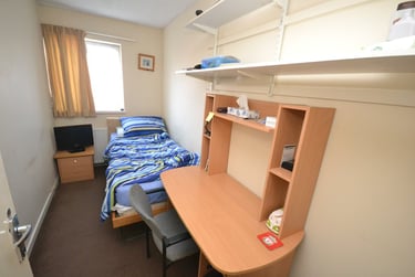 4 bed house, Fleming Gardens, Clifton, Nottingham, NG118RT - Image 9