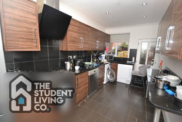 5 bed house, Derby Road, Lenton, Nottingham, NG72DN - Image 2