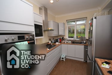 5 bed house, Rolleston Drive, Lenton, Nottingham, NG71JS - Image 2