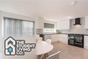 6 bed house, Harlaxton Drive, Lenton, Nottingham, NG71JE - Image 1