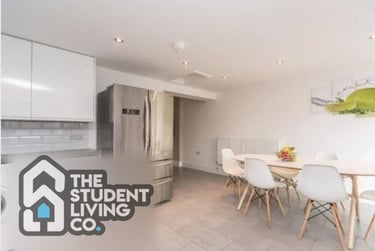 6 bed house, Harlaxton Drive, Lenton, Nottingham, NG71JE - Image 3