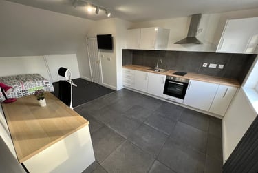 6 bed house, Fletcher Road, Beeston, Nottingham, NG92EL - Image 3