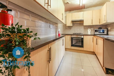 5 bed house, Peveril Street, Radford, Nottingham, NG74AJ - Image 2