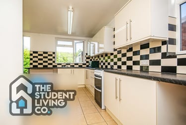 4 bed house, Ranelagh Grove, Wollaton, Nottingham, NG81HU - Image 2
