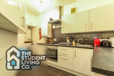6 bed flat, Annesley Grove, Arboretum, Nottingham, NG14GU - Image 2