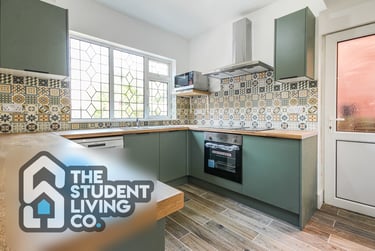 6 bed house, Harlaxton Drive, Lenton, Nottingham, NG71JA - Image 1