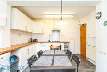 3 bed house, Manton Crescent, Lenton Abbey, Nottingham, NG92GF - Image 3