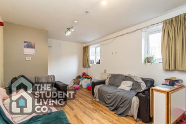 7 bed flat, Annesley Grove, Arboretum, Nottingham, NG14GU - Image 4