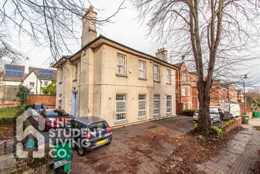 7 bed flat, Annesley Grove, Arboretum, Nottingham, NG14GU - Image 1