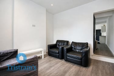 2 bed house, Russell Road, Forest Fields, Nottingham, NG76GW - Image 3