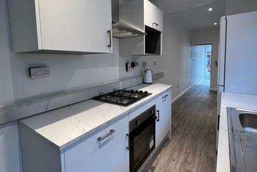 2 bed house, Russell Road, Forest Fields, Nottingham, NG76GW - Image 1