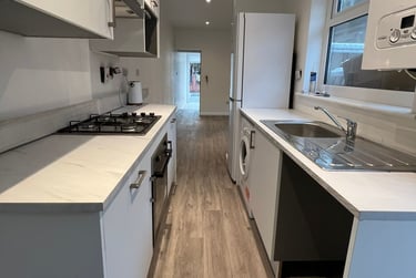 2 bed house, Russell Road, Forest Fields, Nottingham, NG76GW - Image 3