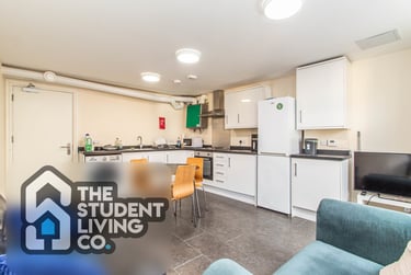 4 bed flat, North Sherwood Street, Arboretum, Nottingham, NG14EN - Image 2