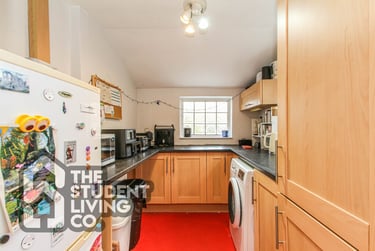 4 bed house, Marlborough Road, Beeston, Nottingham, NG92HG - Image 2