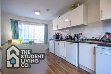 3 bed house, Alexandra Crescent, Beeston, Nottingham, NG92BQ - Image 2