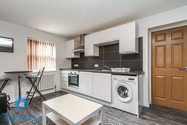 2 bed flat, Church Street, Lenton, Nottingham, NG72FF - Image 4